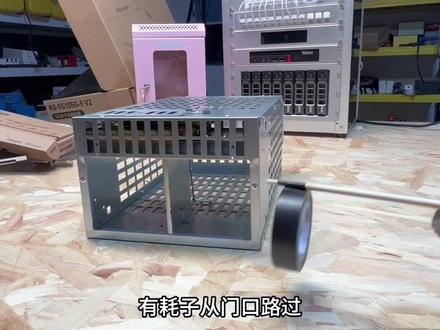 上个月家里闯进来一只耗子,折腾好长时间了都没抓住,只能上点科技了,再不行下次就用门禁联动系统。