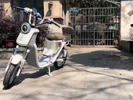 小牛新款U1E,高颜值,48V24安锂电,续航85km,能否再次创造经典#小牛电动车 #小牛U1E #小牛u1e