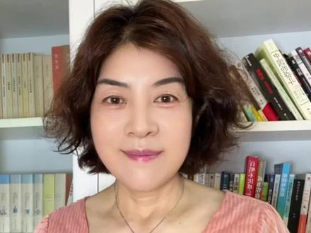 我的烫发、卷发,用这个何首乌侧柏叶洗发皂,头发有光泽、柔软,头皮清爽,推荐#何首乌侧柏叶洗头皂