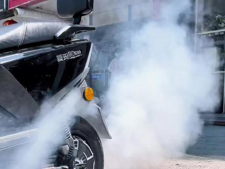 普通电动车,外卖电动车提速提动力神器,蓝德新品EM50-4 简称72300,今天测试带3000W电机,轻松烧胎#加速器 #控制器 #蓝德控制器
