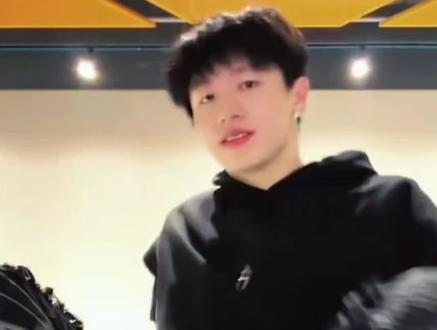 千万主包 会有越来越多人爱你#朱志鑫 #向全世界安利