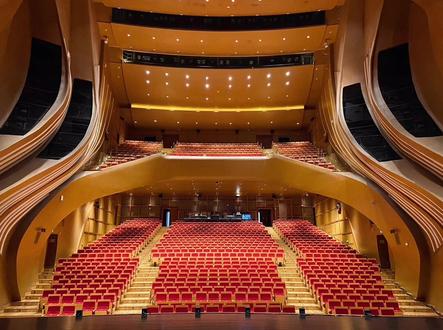 每次演出开票,你是不是也会纠结如何选择座次呢?快收藏这份#大剧院选座指南,带你体会不同座次带来的观演效果。以后再也不会担心自己心仪的剧目不知该如何挑选座次啦~#剧院选座@抖音小助手 #观影感