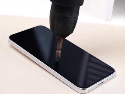 华为Mate80 X7到手第一件事先把蓝猩钢化膜安排上 ,自带贴膜神器,一步到位,超透,超强防护,超高品质,超级安心
#蓝猩钢化膜 #华为mate80钢化膜 #数码科技产品 #华为