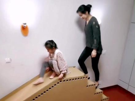 教你如何用纸板给孩子做滑滑梯😊让孩子惊叹你的智慧,矢志不移地爱上你😊#手工制作 #手工 #抖音好物