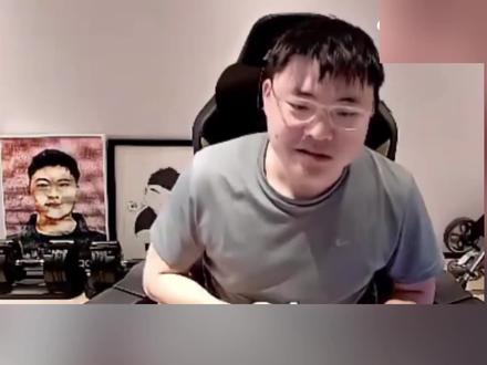 Uzi:老婆生俩娃,送180万项链有错? Uzi终于正面回应180W项链争议!
直播直言:老婆给我生两个孩子,送点礼物有什么问题?
后面赚钱变少确实没预料到,从没哭穷,只是实话实说。
奥咪咪生娃持家不容易,随口一提的高奢项链就安排。
家庭美满事业稳定,奖励老婆本就是理所应当。
乌兹妥妥顾家好男人!
就是直播太容易被弹幕带节奏,希望往后调整心态,别被恶意言论影响~
#Uzi #Uzi回应180万项链 #乌兹宠妻 #电竞模范夫妻 #送老婆礼物