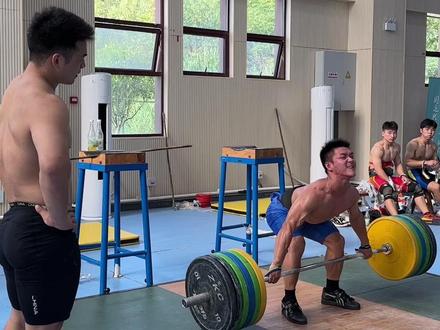 运动员的力量有多大?
#举重