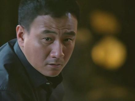 香港警匪片最憋屈开局:好人被法律绑住手脚,坏人却用法律当护身符#抖音精选 #风暴 #刘德华 #胡军 #经典港片解说