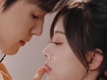 直接咬爽了!亲亲老婆,真像是个可爱的小猫咪!!梁思伟,侯呈玥,新剧来袭,花絮,路透!!#梁思伟 #侯呈玥 #京婚浓瘾 #因为一个片段看了整部剧 #向全世界安利