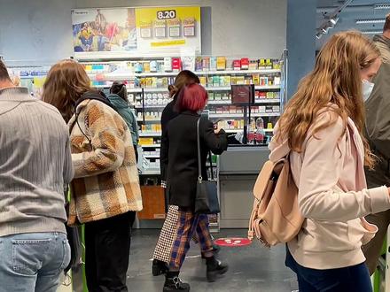 瑞士各行各业的平均收入,看看和你想的一样不!最后一个我是真的没想到啊#上热门 #瑞士 #海外生活