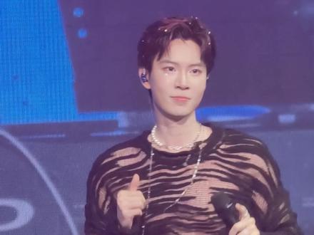 #黄浩雯 #向全世界安利黄浩雯 每一个扭动都扭到了我们的❤️上,最后的是芭蕾的Pirouette吧?@黄浩雯 青春无敌,永远19岁的黄浩雯。谢谢乐队老师,谢谢主办方等的大力支持。我们的嗓子就是这么喊哑的🥳🥳🥳#黄浩雯生日限定音乐会 #现场直击 #黄浩雯生日快乐