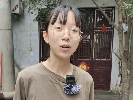 #高考状元 近日,来自新华路办事处杨寨村的新密文科状元李可心,被北京师范大学录取。(记者 朱胜利)#金榜题名 #学霸
