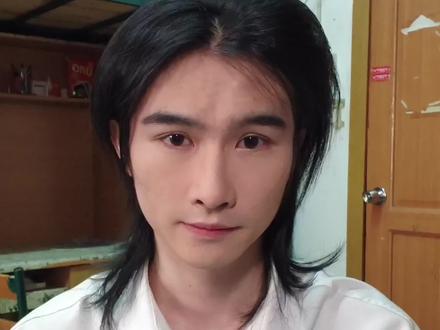 长发打理教程--日系卷发
长发男养成第二天 #日系卷发 #天道总司 #发型教程 #长发男生 #发型就这么简单
