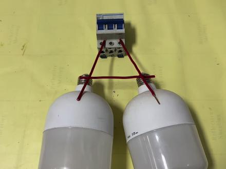 干了10多年电工才发现,只用2根火线就也能点亮220伏电灯,涨知识