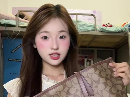 百元拿下人生中第一个大牌包包 分享攻略来啦💕#包包推荐 #二手奢侈品 #种草好物 #转转大牌包 #百搭包包 @DOU+小助手