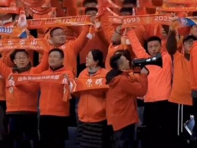 鲁超第四轮前瞻:威海迎战泰安,挑战其榜首位置,也是鲁能系主教练于超对战恒大系李白。也算是鲁能恒大恩怨延续。泰安开行球迷专列远征威海,声势浩大!#鲁超#威海#泰安