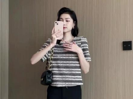 00年小侄女送我的冰丝开叉裤太好看了,不规则设计时尚又特别,#显瘦显高显腿长 #夏季穿搭#九分裤#显瘦裤子
