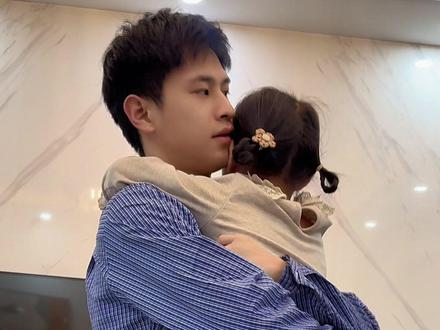 兄妹俩的可爱日常 #高中生 #哥哥妹妹 #180体育生 哥哥被妹妹可爱到了.