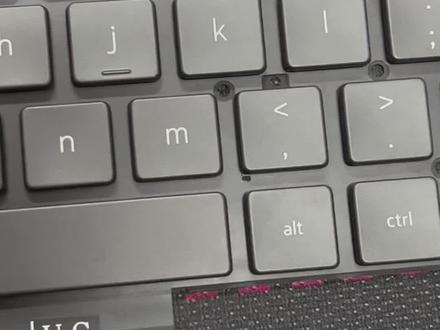 戴尔笔记本拆键帽教程来啦!大家想看什么机型,欢迎评论区留言哦……#好物推荐🔥 #笔记本电脑 #键盘 #内容过于真实