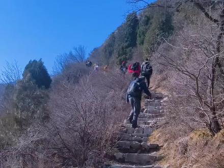 又到春暖花开的季节,太原再次封山严管,也只有这里的山能爬了
