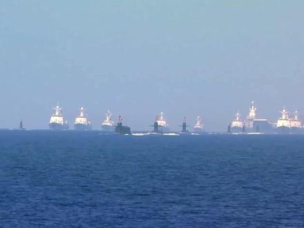 解放军100艘军舰集结东亚海域,一张无形大网正在展开!#抖音精选