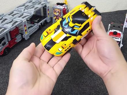 炫卡斗士W 捷豹塔姬、诡翼伯爵、荒原银卫变形集合