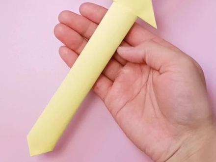 仅需一张a4纸教你折一把炫酷的宝剑,好玩又不伤人#手工#亲子手工#折纸教程#宝剑#创意手工