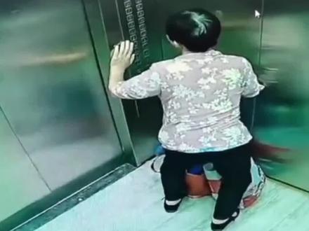 💤长期只睡4-5个小时,你的身体是否感到疲惫不堪?😩小编也曾经是这样的睡眠时间,但是后来发现这样对身体健康有很大影响。😱建议大家还是要保持良好的睡眠习惯,每天至少7小时哦!💪这样才能保持精力充沛,迎接美好的每一天。#睡眠习惯 #身体健康比什么都重要 #健康科普 #希望能帮到有需要的人 #愿所有人平安健康