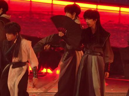 新音28号 跨代唱跳舞台 骁
苏新皓余宇涵邓佳鑫杨博文王橹杰陈奕恒陈浚铭
#苏新皓 #余宇涵 #杨博文 #王橹杰 #陈浚铭