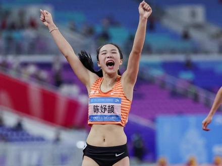 田径赛场“地表最强”中学生 陈妤颉将出战女子200米决赛 冲击个人本届赛事第二金
#广州上新了 #2025全运会 #田径 #陈妤颉 #记者在现场