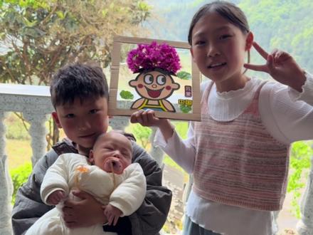 春暖花开,户外收集花瓣来给宝宝记录一下吧#随手一拍都是春日大片 #带娃日常 #记录宝宝 #万万没想到