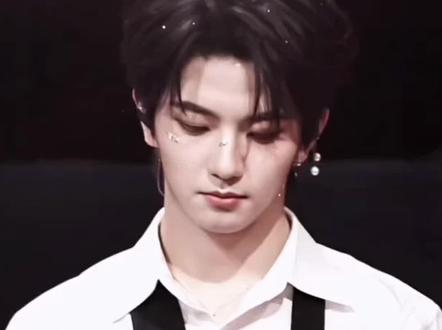 “但求一刻你能够倾听我!” 穆祉丞这句话到底什么意思?
王橹杰照片组暗藏深意!这是穆祉丞与王橹杰共同想要对枳妹们说的话。
2172 = 爱要一起爱……
#橹穆#穆祉丞#王橹杰#穆橹#但求一刻你能倾听我