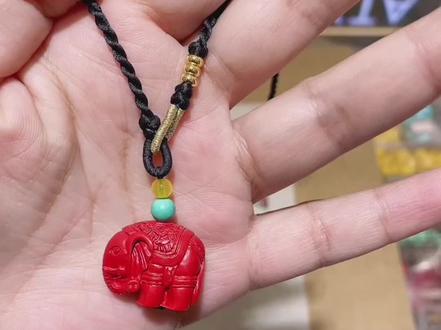 下午3点半开始直播,今天给大家分享一个盘扣的教程,后期编项链,手链都很实用,珠子孔大的时候旁边也可以加这个结,有没有瞬间想起旗袍上的盘扣呢😉好看又舒适😘没学会的宝可以私信我呦☺️💕#卖珠宝的小姐姐上线了 #在热爱的生活里闪闪发光 #希望能帮到有需要的人 #珠宝搭配 #珠宝💎小姐姐