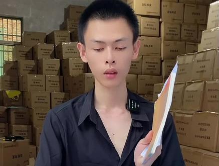 新书要发了,孩子的书皮你们买了吗#自粘书皮 #书皮 #包书皮