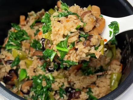 芥菜(挂菜)营养丰富,想不到做成芥菜咸饭这么下饭!孩子连吃两碗。#芥菜饭 #菜饭 #闽南特色小吃 #家常菜 #闽南美食