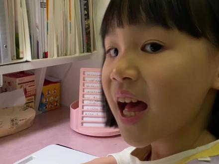 #绘画分享 #简笔画 #画画 甜美粉色系女孩 #梅森尼斯丙烯马克笔 #丙烯画 @DOU+小助手