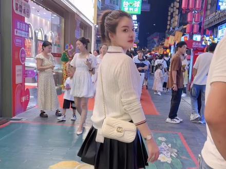 有请我喝奶茶的吗🧋