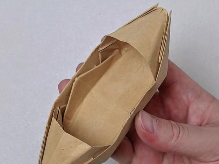 千万别眨眼,只需要一张纸,就能折一个童年记忆里的乌篷船,不用剪刀不用胶水3分钟就能搞定,孩子们能玩一下午,赶紧动手试试吧!#折纸教程 #手工diy #手工diy #创意手工 #亲子手工