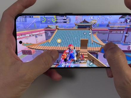 终于知道为什么iqoo15ultra打和平精英有种不流畅的感觉!#和平精英春节双神装降临#大吉大利和平年#想去你的2026#和平精英绿洲启元#在和平绿洲过大年