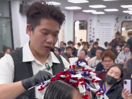 10个杠子烫好氛围感烟花塑形烫(束状纹理烫), 过年了,客人都喜欢的这款发型,手法对了,你也能烫好哦。#擅变风格男发设计 #让技术更有价值 #束状纹理烫 #义乌男士发型设计 #美出高级感