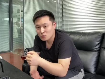 桌面型售酒机就是垃圾 #自助售酒机 @抖音小助手