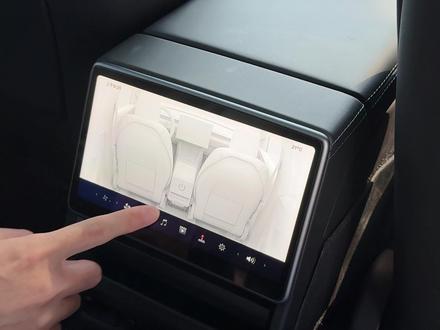 特斯拉后排屏幕的这些隐藏实用小妙招也太好用了吧! #特斯拉 #特斯拉model3 #特斯拉modely #每天一个用车知识