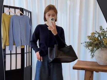 小毛衣昨天三个小时卖1000多件!今天把裤子补齐!一套能显瘦10斤!这裤子!哎呦歪!是真绝!
#ootd穿搭 #显高显瘦显腿长 #简约高级 #保暖又好看 #一眼就爱上的神裤