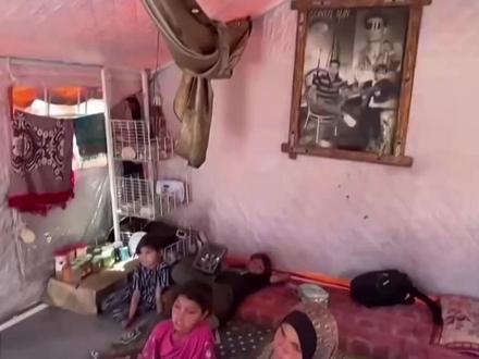 加沙11个月大婴儿仅10斤重,相当于一岁女婴正常体重的一半 #加沙人说死亡比精疲力竭活着更体面