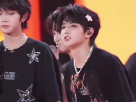 我说怎么有点不一样了!#橹穆 #王橹杰 #穆祉丞 #暗恋 #双人舞台