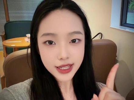 想要高颜值、功能全、续航久的智能手环? 小米手环10pro~超轻薄机身,戴在手上完全无感!弧面玻璃搭配精致机身,颜值出众,现在新品直播间售价339起就能拿下!还送你原装腕带,还不心动吗~ #小米手环10pro