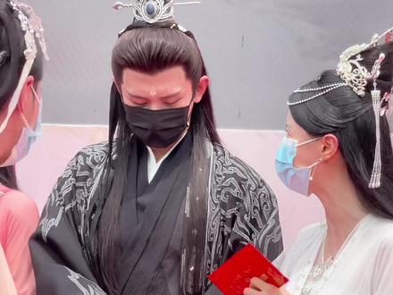 #成毅 这算不算母子同框,有爱互动#成毅应渊帝君 #沉香如屑