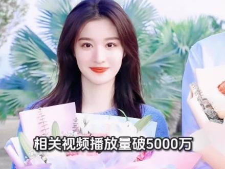 珍珠造型+猪叫暗号+反差身材 王楚然解锁年末流量密码
2025年12月6日的爱奇艺尖叫之夜,王楚然凭三个话题强势出圈,将颜值、趣味与反差感玩到极致。她一袭珍珠裸背长裙亮相红毯,莹润珍珠从抹胸延伸至后背,冷白皮与珠光交织出油画质感,生图状态被赞“月光美人”,#王楚然生图战神# 话题半天阅读量破1.8亿,直接坐稳当晚颜值天花板。
同场她与丞磊的“猪叫暗号”互动更掀狂欢,二人顶着清冷贵气造型当众学猪哼,既呼应新剧《成何体统》的荒诞轻喜调性,又因真实松弛感打破工业糖精套路,#加减丞楚猪叫接头# 播放量破5000万,让剧集未播先火。
而内场饭拍更暴露她的身材反差,曾是“南湘式”清冷白月光的她,如今直角肩与雕刻感锁骨尽显力量,网友调侃“从空谷幽兰变金刚芭比”。台上仙气、台下干饭的真实性格,让她在流量与路人缘的平衡中,成为95花里的独特存在。