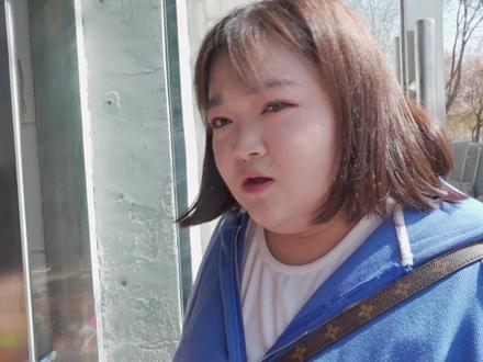 伊犁拌面到底能有多好吃?筋道面条裹上碎肉粒,配上牛骨头吃才香 #抖音美食创作人 #新疆美食推荐官