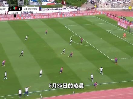 退役一年准备当教练,却戏剧性地踢上了美加墨世界杯