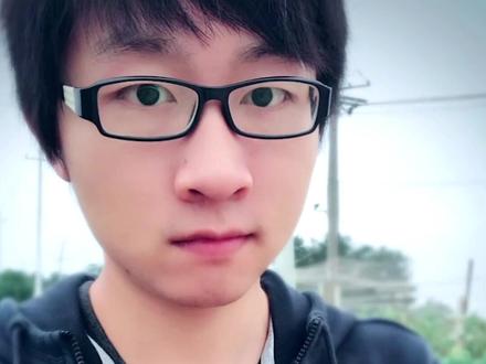 老了!回不去了!#陈子豪 #穿越火线 #人物故事